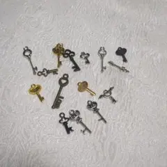 ハンドメイドチャーム 鍵