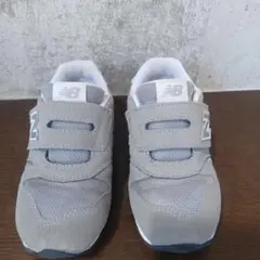 New Balance グレー スニーカー