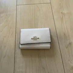 coach キーケース　白