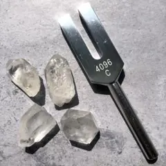 【限定大特価！最強浄化セット】クリスタルチューナー　音叉　天然石　水晶　ポイント