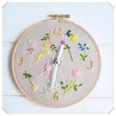 【値下げ】【手刺繍】花いっぱいの刺繍時計
