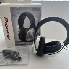 シルバー　ワイヤレスヘッドホン / Pioneer SE-MS7BT-S Pioneer SE-MS7BT-S Silver Bluetooth Wireless Hi-Res Closed