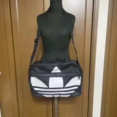 アディダスオリジナルス　ショルダーバッグ　スクールバッグ