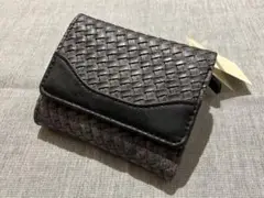 【新品・タグ付】型押しメッシュ 合皮 折財布