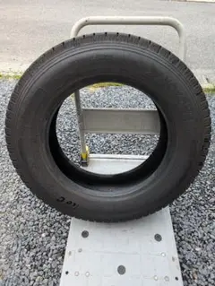 中古スタッドレスタイヤ　205/70r17.5  １本