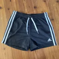 adidas 3本ライン 黒 ハーフパンツ 152