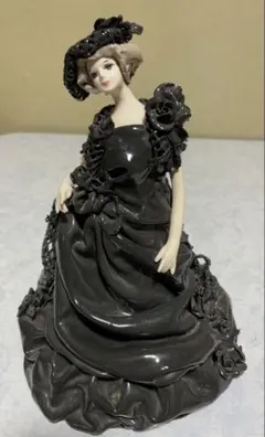 黒いドレス 女性像 置物 インテリア 陶器