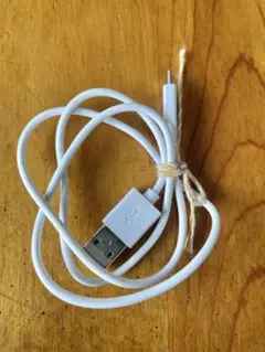 USB A to USB B ケーブル ホワイト