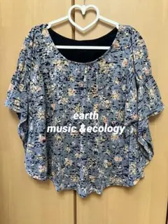 earth music&ecology 花柄半袖トップス ネイビー