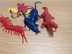 カラフルな生物フィギュアセット