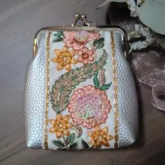インド刺繍リボン シルバー系 合皮 がま口ポーチ