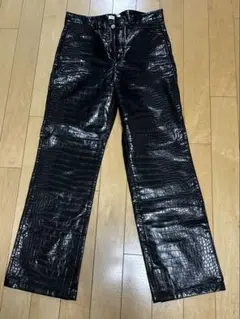 新品ブラック クロコダイル型押パンツ ストレート