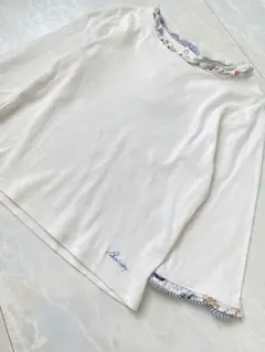 Burberry ホワイト長袖シャツ フリル付き　120