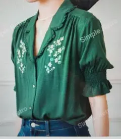 Simple Retro フローラル刺繍グリーン　ブラウス　Vネックシャツ