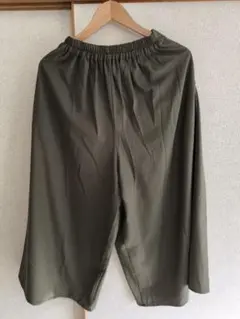 オリーブ色 ハーフパンツ