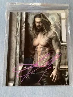 ジェイソン・モモア 直筆サイン 貴重 ジェイソン・モモア直筆サイン入り超大型写真…アクアマン DVD