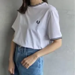 FREDPERRY フレッドペリーTシャツ　白