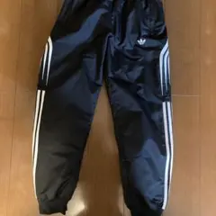 adidas ブラック ジャージパンツ 3本ライン