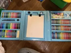 色鉛筆 クレヨンなど