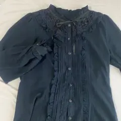 axes femme 紺 黒 ブラウス