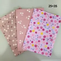 NO.15　さくらんぼ柄ランチマット　25×35　入園入学　新学期　ハンドメイド