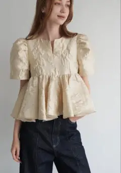 acka glossy jacquard blouse