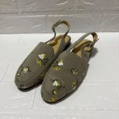 【未使用】クロールバリエ 刺繍デザイン サンダル　バックストラップ