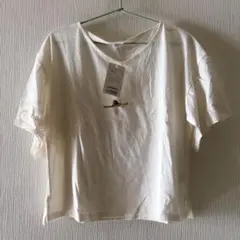 アクセサリー付きホワイト半袖Tシャツ　タグ付き新品未使用