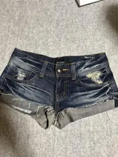 ダメージ加工 ダークブルー ショートパンツ