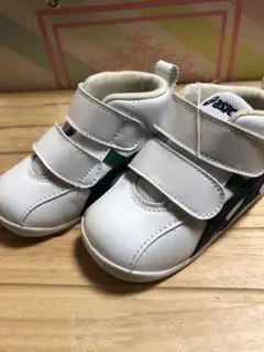 新品未使用→13. 5cm asicsベビージュース