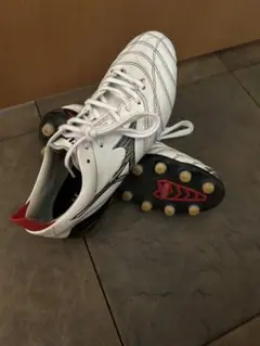 MORELIA NEO ホワイト/レッド スパイクシューズ　　　　24センチ