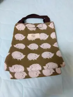お弁当バッグ　ハリネズミ柄オリーブグリーン
