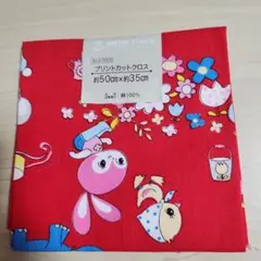 【新品未使用】レトロ柄赤色、プリントカットクロス 約50cm×約35cm