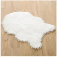アクセントマット　エコファーIV ホワイトファーラグ 約60cm x 90cm