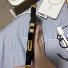 蝶と星空デザインのiPhone16ケース