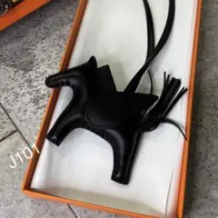 エルメス ペガサスチャーム PM ソーブラック