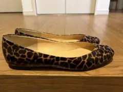 フラットシューズ