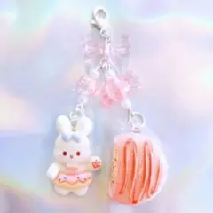 ハンドメイド　ウサギとスイーツのチャーム