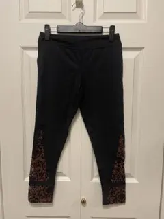 お値下げ中❣️美品❣️カペジオ　バレエ　装飾 黒 レギンス　Mサイズ