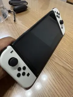 Nintendo Switch 有機ELモデル ホワイト/ブラック