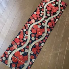 ✴️タイムセールお値下げ✴️和風テーブルランナー　　102花柄刺繍