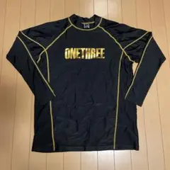 長袖ラッシュガード オンヨネ　ONETHREE