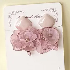 シフォンフラワーイヤリング　ハンドメイド