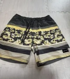 サーフパンツ　クイックシルバー