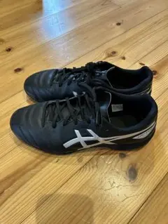 asics ブラック サッカーシューズ25.5cm