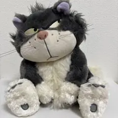 ルシファー　ぬいぐるみ　ディズニーストア