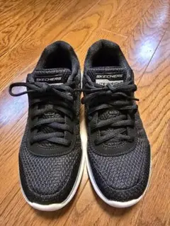 スケッチャーズスニーカーブラック22.5センチ
