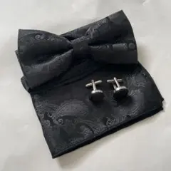 ブラックサテン蝶ネクタイとカフスボタンセット