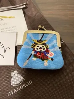 新品未使用　猫デザインがま口財布　1点（表と表の色が違います）