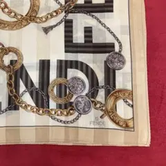《57×57 特大》 FENDI 大判ハンカチーフひざ掛けスカーフused